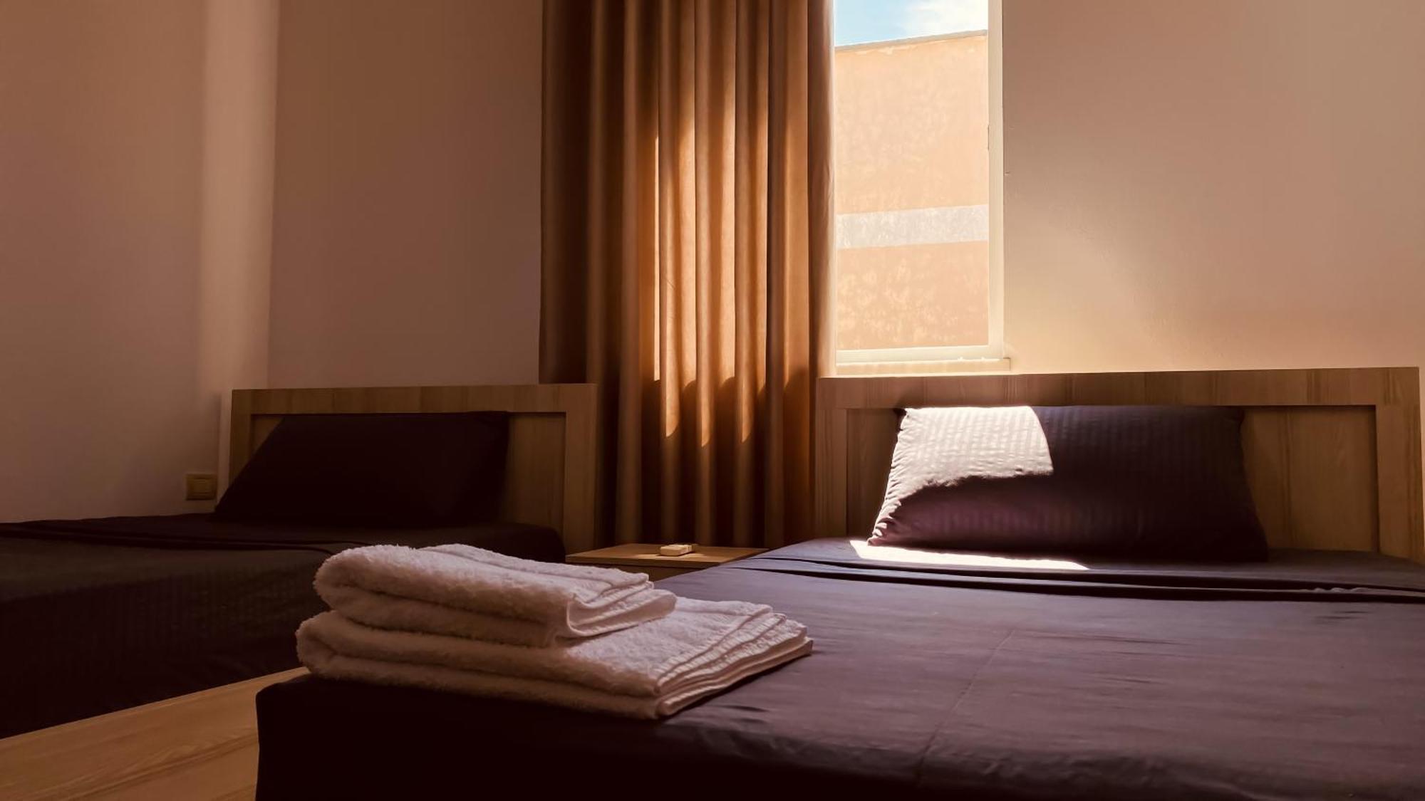 Northgate Apart-Villa Shkoder Bagian luar foto