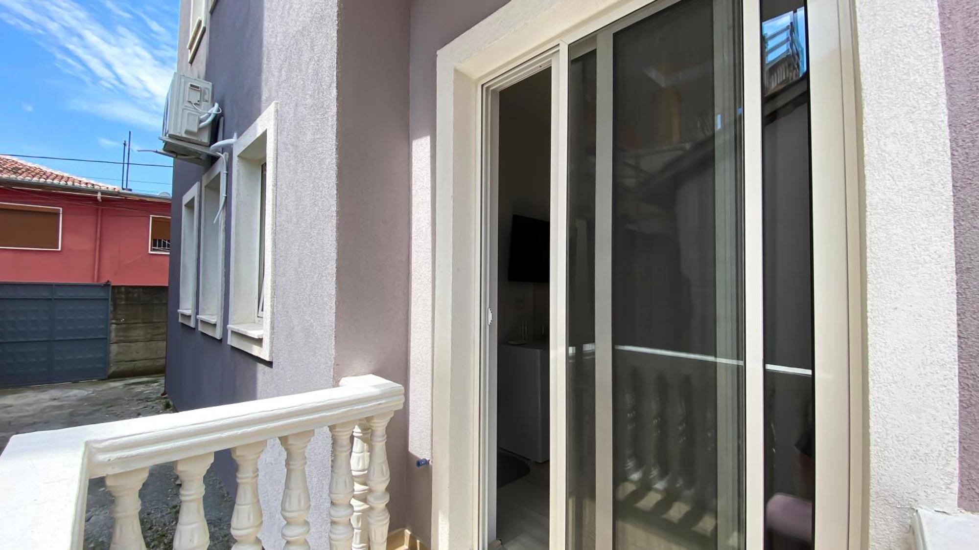 Northgate Apart-Villa Shkoder Bagian luar foto